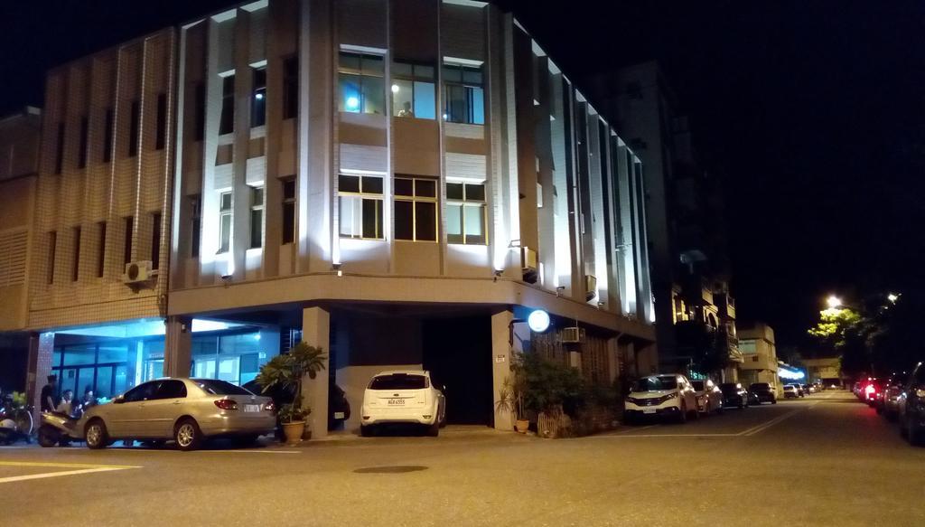 Sleep In Guest House Hualien City Exterior photo