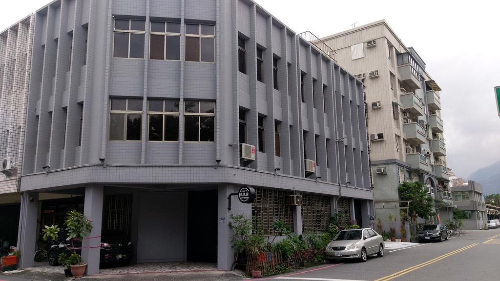Sleep In Guest House Hualien City Exterior photo